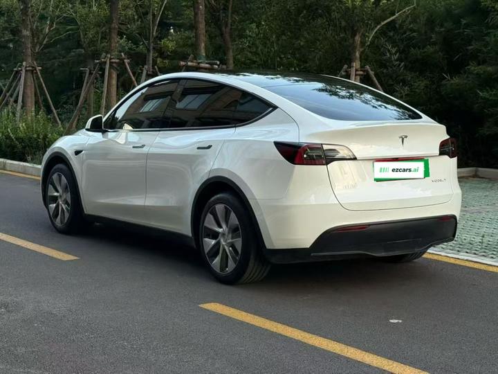 Model Y 2022 RWD photo 4