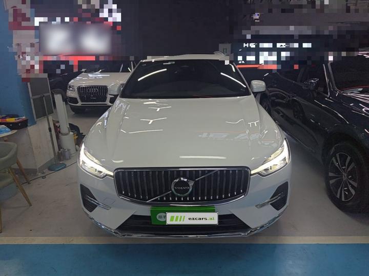 XC60 2024 B5 AWD Luxury photo 2
