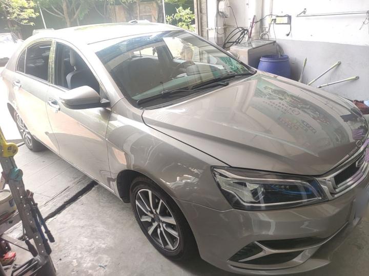 Emgrand 2020 1.5L CVT photo 3