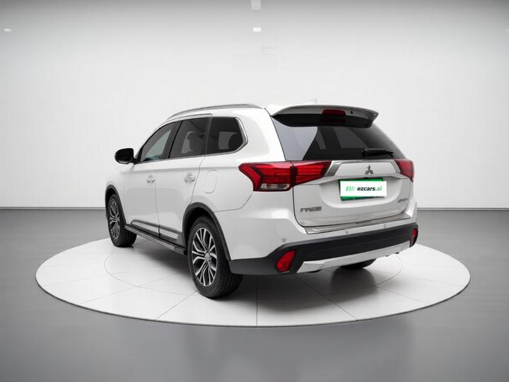 Outlander 2018 2.4L AWD Luxury 7-Seater photo 4