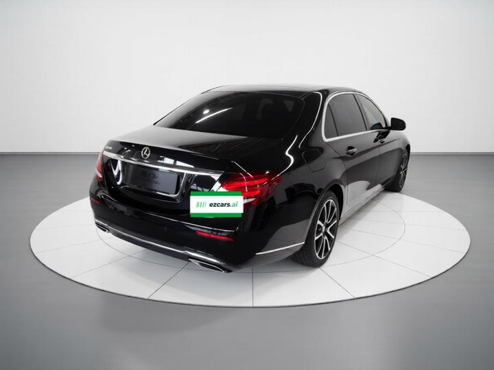 E-Class 2019 E 260 L photo 4