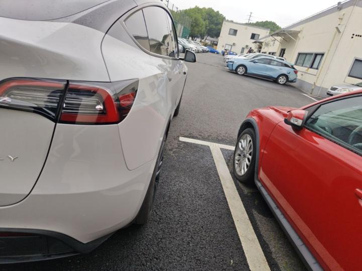 Model Y 2023 RWD photo 7
