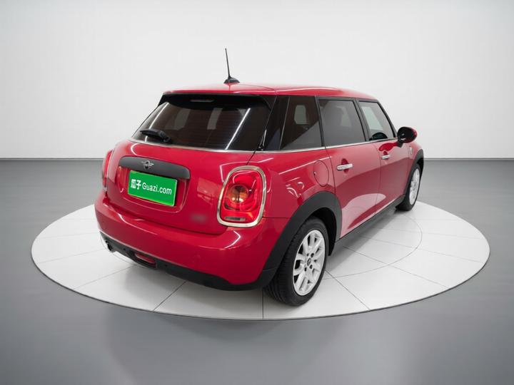 2019 1.5T ONE 5-Door photo 4