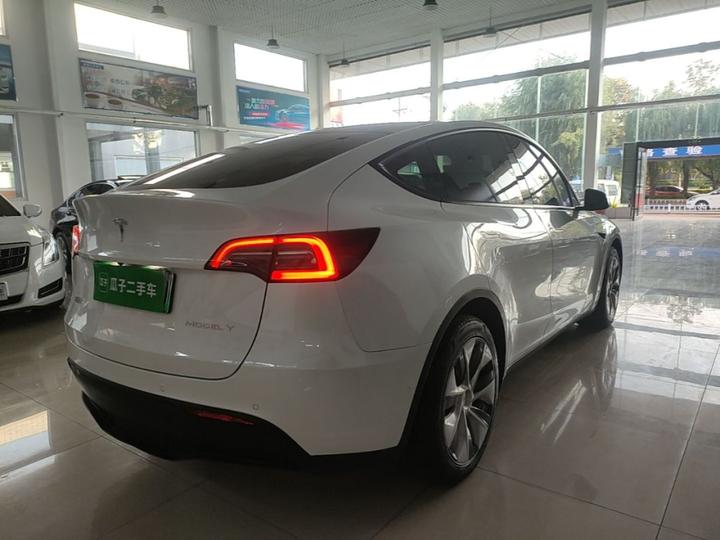 Model Y 2021 Standard Range RWD photo 6
