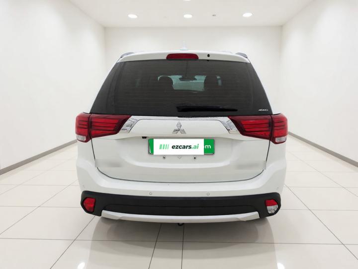 Outlander 2018 2.4L AWD Elite 5-Seater photo 5