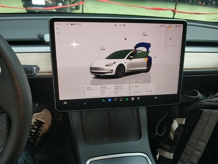 Model 3 2022 RWD photo 5