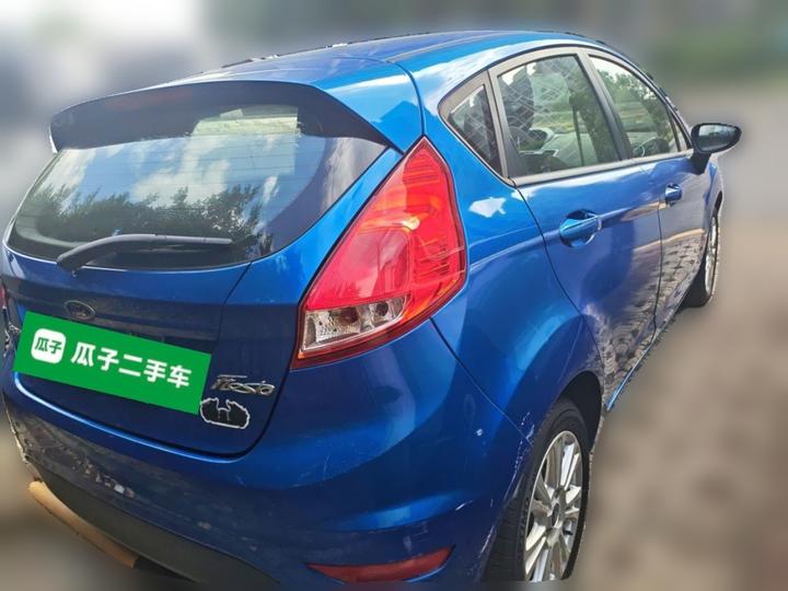 2013 Hatchback 1.5L AT Fashion photo 6