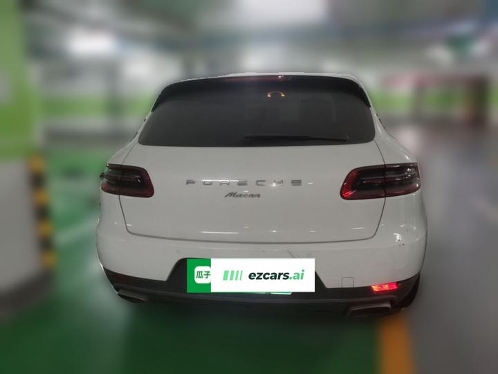 2017 Macan 2.0T photo 5