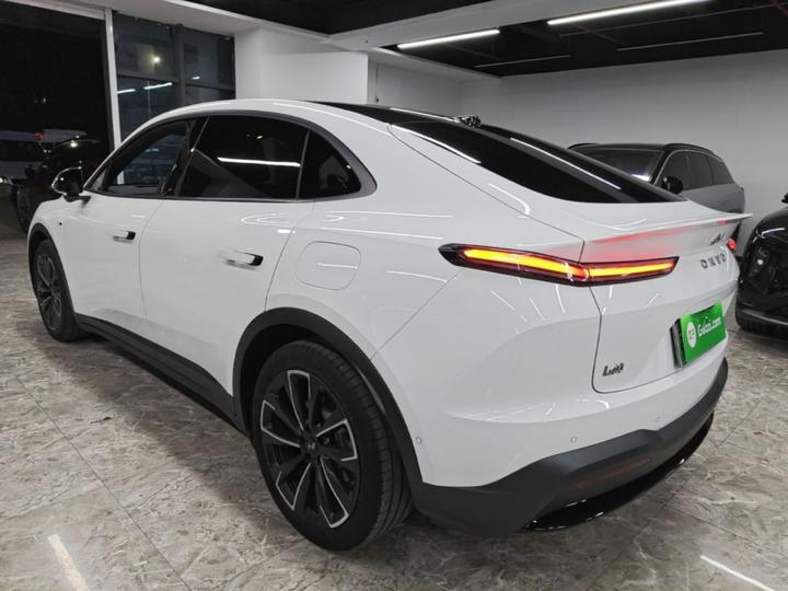 L60 2024 60kWh RWD photo 4