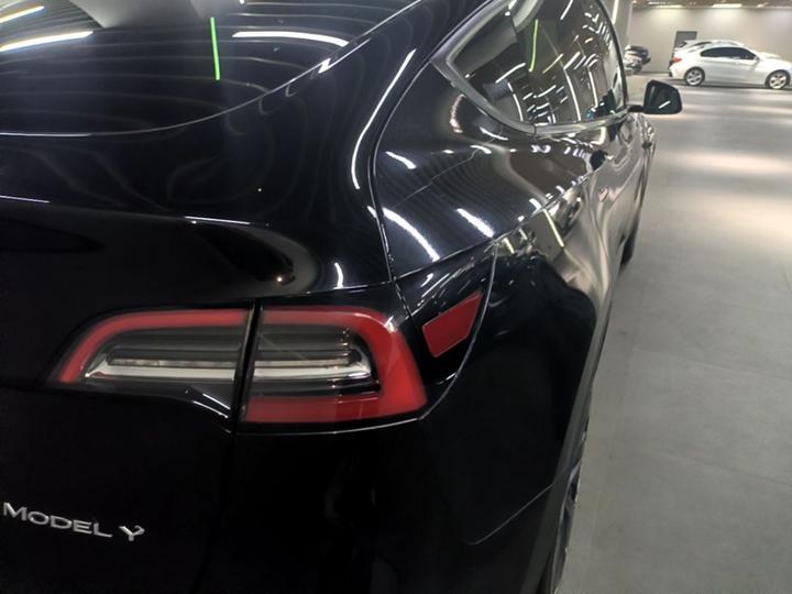 Model Y 2024 RWD photo 7