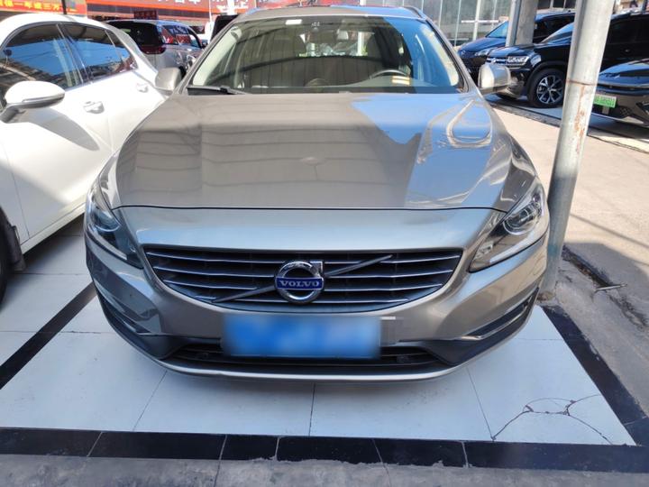 V60 2015 T5 photo 2