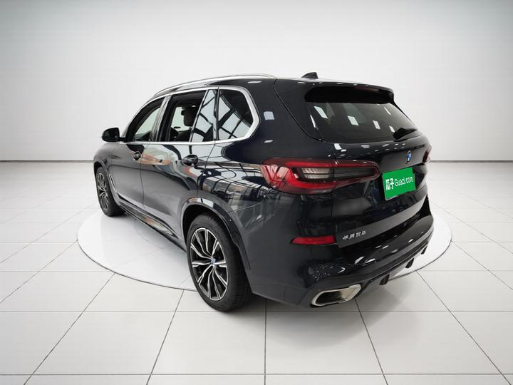 X5 2022 Facelift xDrive 30Li Exclusive M Sport Package photo 4