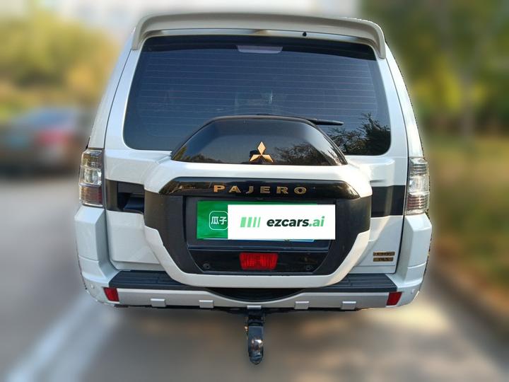 Pajero Parallel Import V97 3.8L 5-Door GLS photo 5