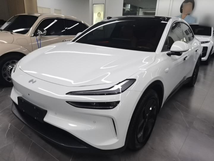 L60 2024 60kWh RWD