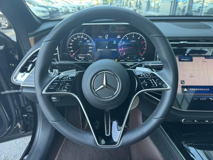 E-Class 2025 E 260 L photo 3