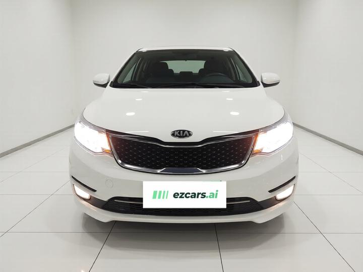 K2 2015 Hatchback 1.4L AT GLS photo 2