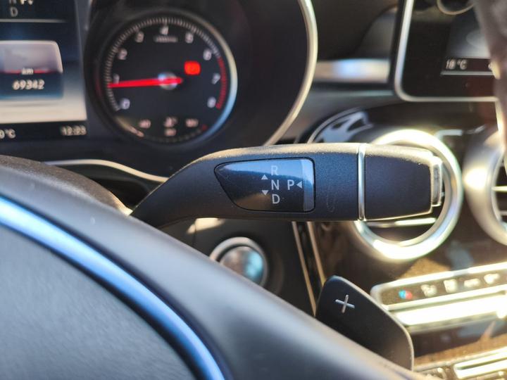 GLC 2017 GLC 260 4MATIC Luxury photo 6