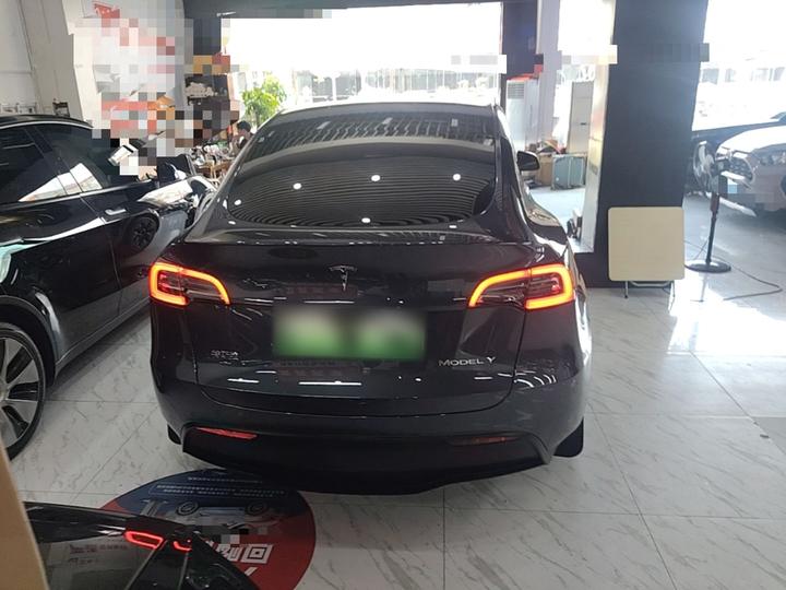 Model Y 2023 RWD photo 3