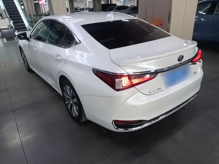 ES 2018 200 Luxury China V photo 4