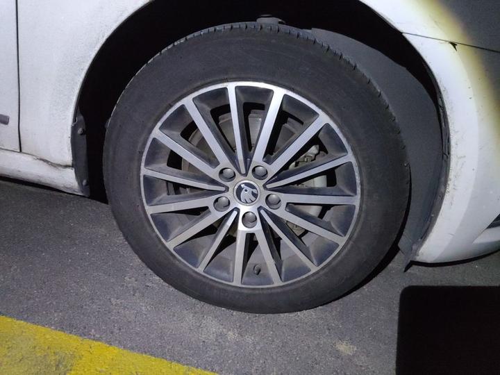 Octavia 2019 1.5L MT Luxury photo 8
