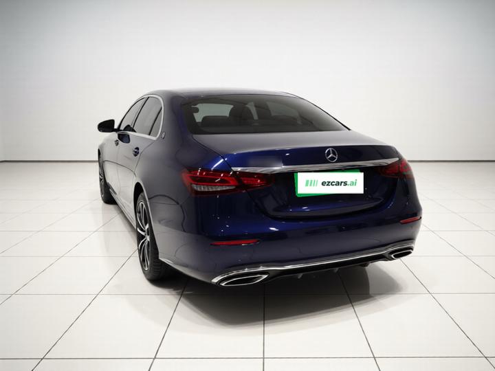 E-Class 2022 E 260 L photo 4