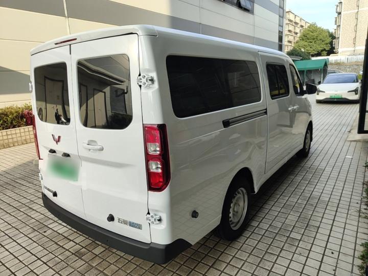 Wuling 2026 440km Bus Comfort 6-Seater photo 4