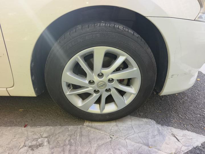 Sylphy 2014 1.6XV CVT Exclusive photo 8