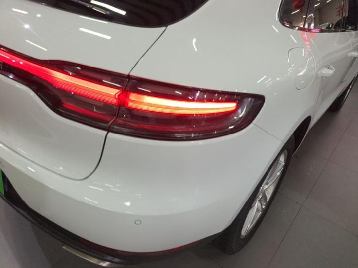 2018 Macan 2.0T photo 7