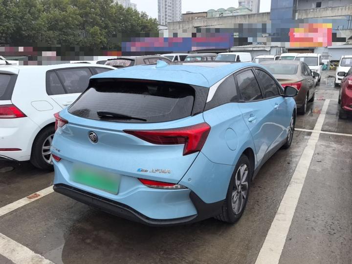 6 2020 PHEV Fashion photo 6
