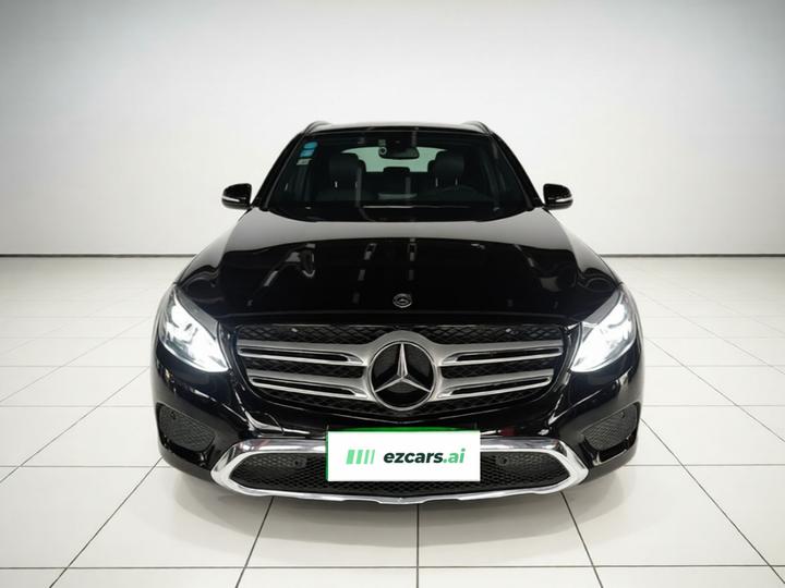 GLC 2018 GLC 200 4MATIC photo 2