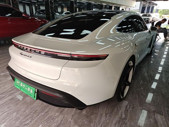 2019 Taycan 4S photo 6
