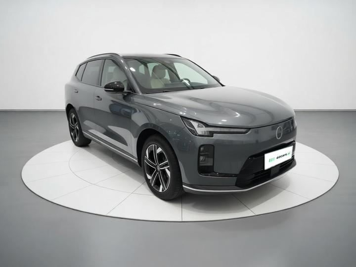 XC70 Hybrid 2026 RWD Long Range Core photo 3