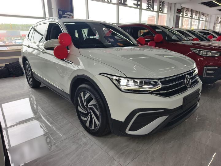 Tiguan L 2023 330TSI AT RWD Comfort photo 3
