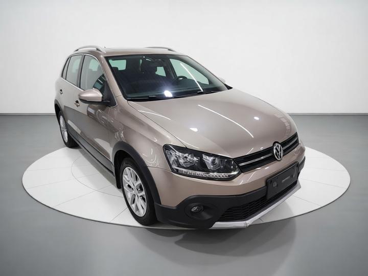 2016 1.4L Cross Polo AT photo 3
