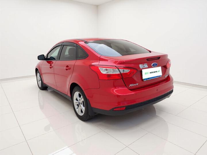 Focus 2012 Sedan 1.6L MT photo 4