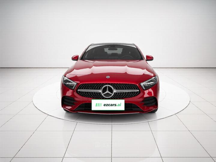 A-Class Mercedes-Benz A200L 1.3 5-Seater photo 2