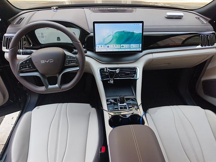 Song PLUS EV 2025 DM-i 112KM Premium photo 5