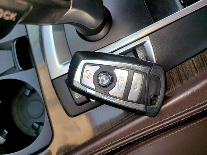 5 Series 2017 525Li Luxury Design Package photo 8