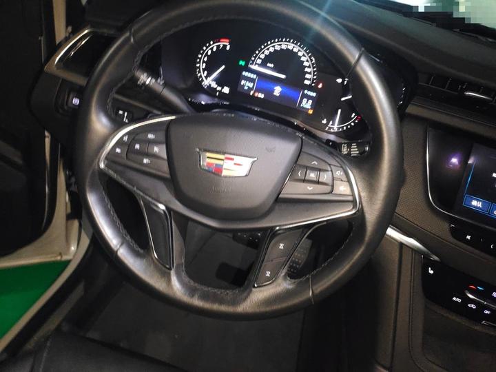 XT5 2018 28E AWD Tech photo 3
