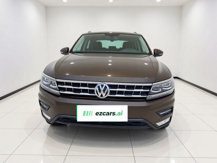 Tiguan L 2017 380TSI AT AWD Luxury photo 2
