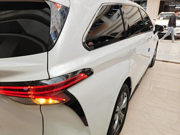 Sienna 2026 2.5L Hybrid AWD Exclusive photo 6