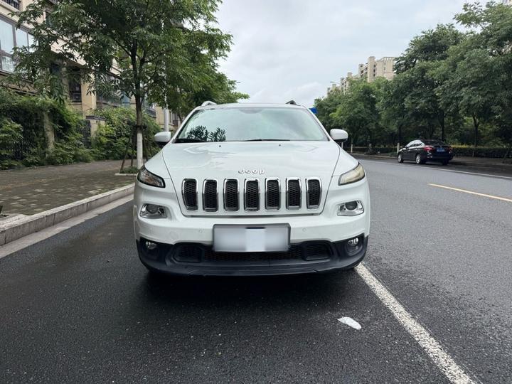 Cherokee 2017 2.4L Leading Smart photo 2