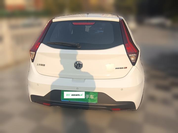 3 2017 1.5L AT Connected Elite photo 5