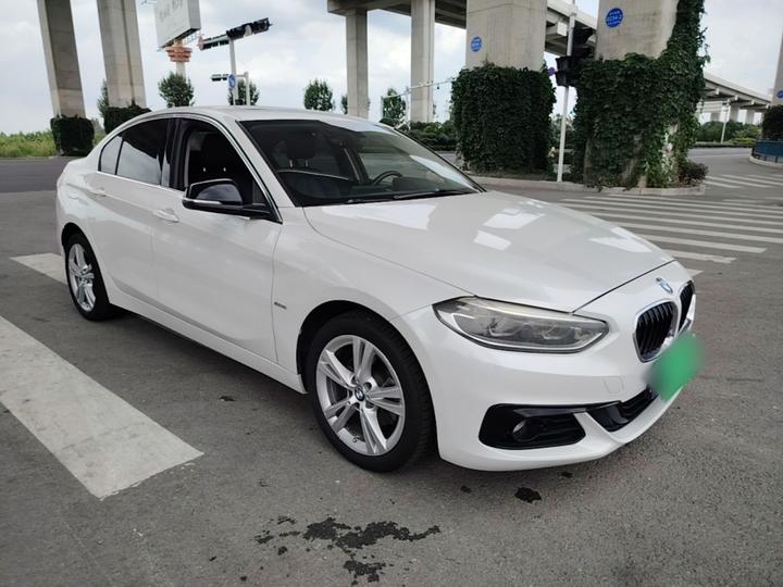 1 Series 2017 118i Design Package photo 3
