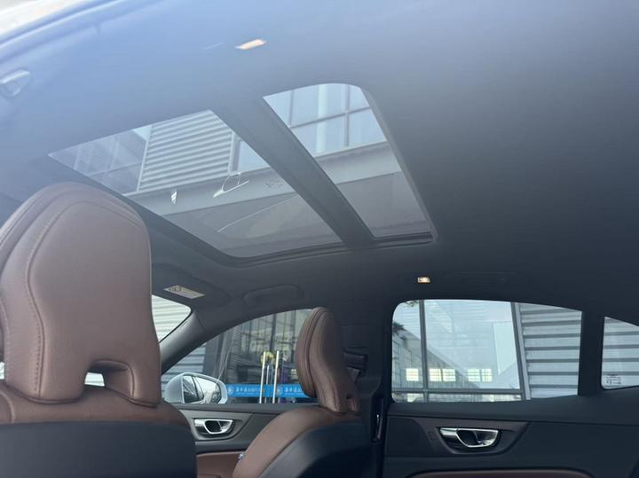 S60 2025 B4 Luxury photo 8