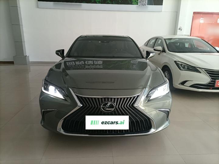 ES 2020 200 Luxury photo 2