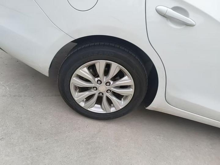 Excelle 2021 Facelift Classic 1.5L AT Progressive photo 8