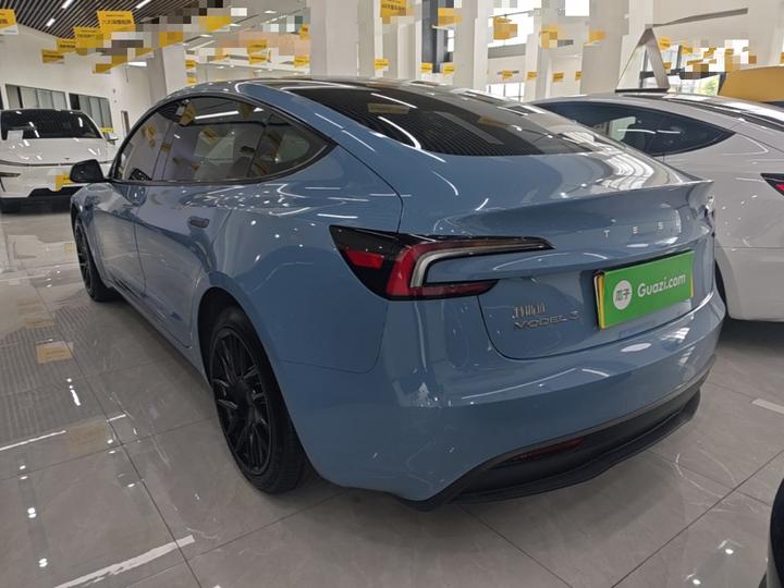 Model 3 2023 RWD photo 4