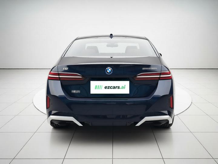 i5 2025 eDrive 35L M Sport Package photo 5