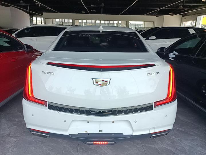 XTS 2018 28T Tech photo 3